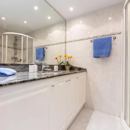 Global International 7241 Holiday home