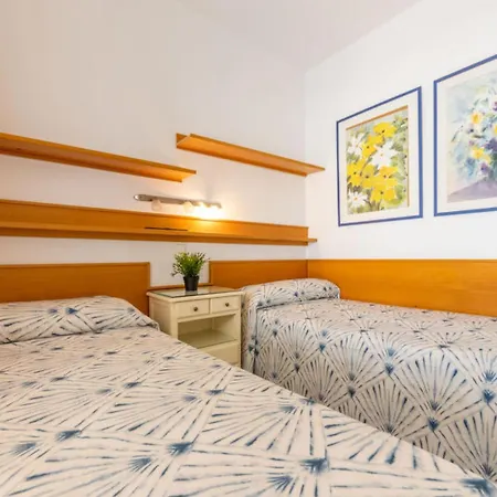 Global International 7241 Holiday home *